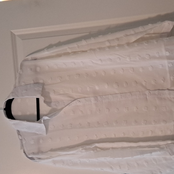 New long sleeved Swiss dot top - Picture 7 of 12